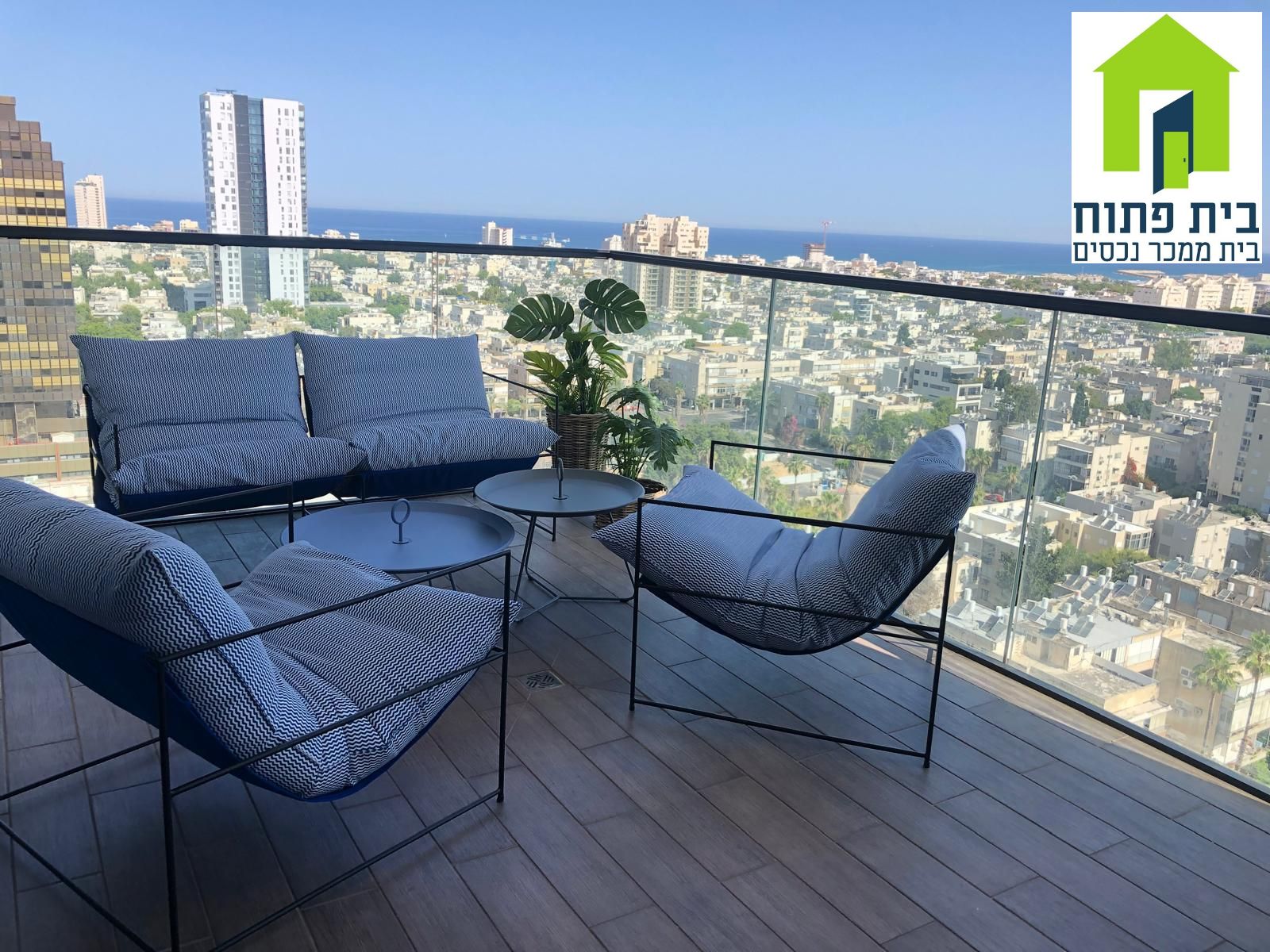 For sale 4.5 room apartment in the Gymnasia Tower