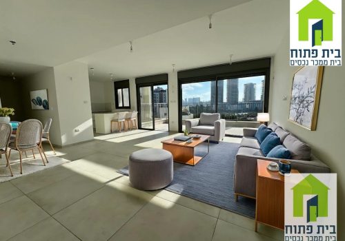 Mini penthouse in Ramat Gan Mini penthouse in Ramat Gan