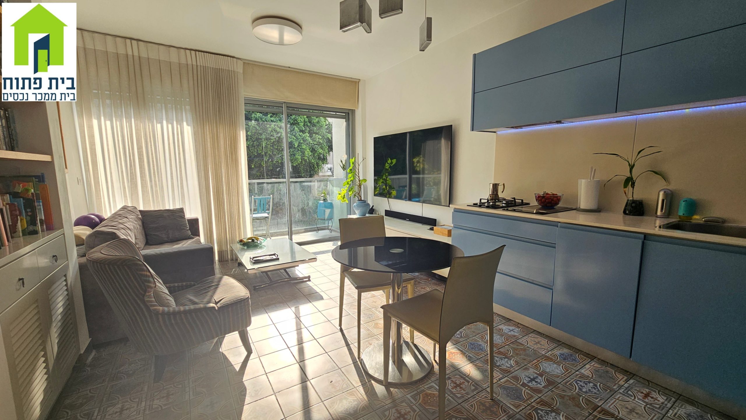 For sale 3-room apt + parking and balcony in TLV